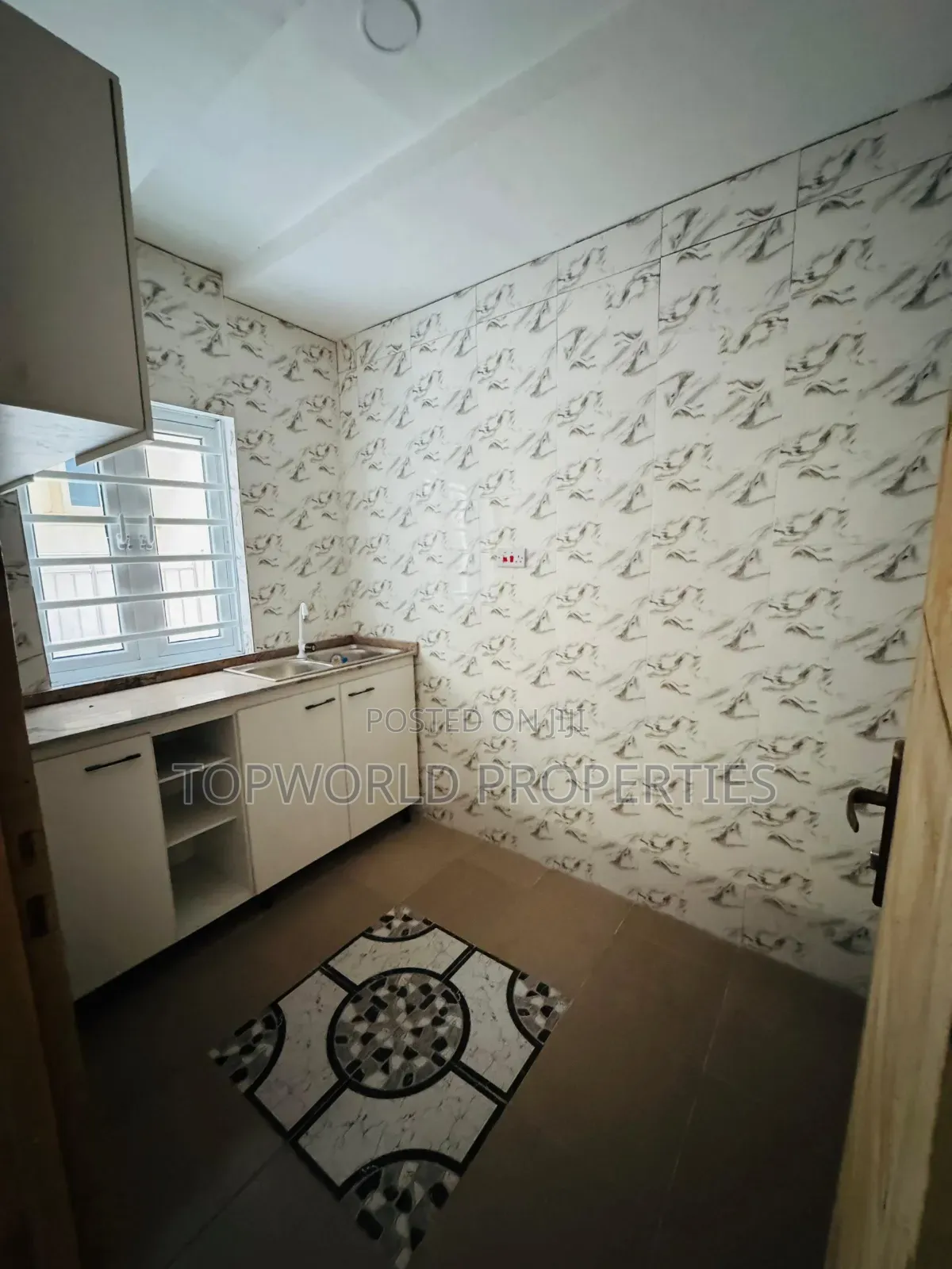 3bdrm Apartment in Ogba for sale