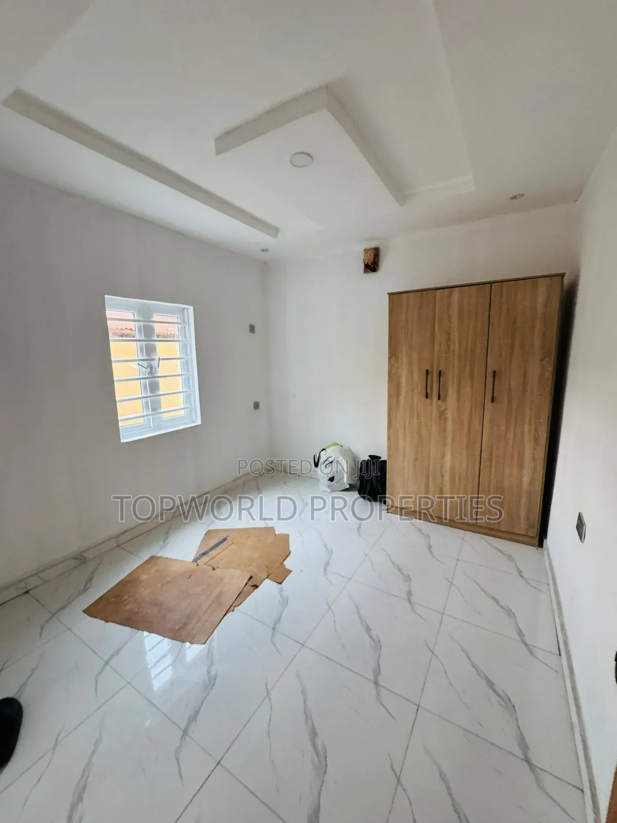 3bdrm Apartment in Ogba for sale