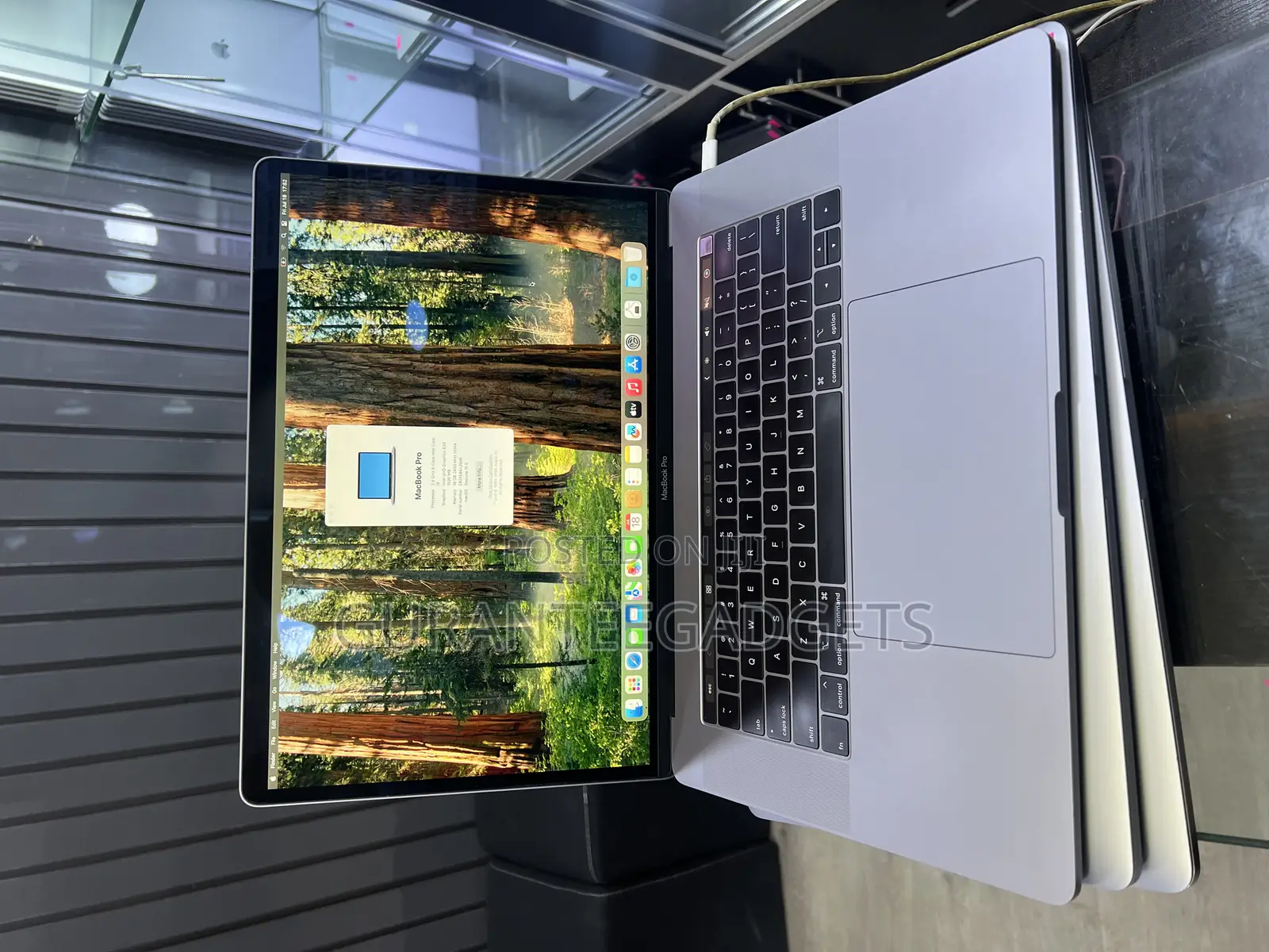 Laptop Apple MacBook Pro 2018 16GB Intel Core i9 SSD 512GB
