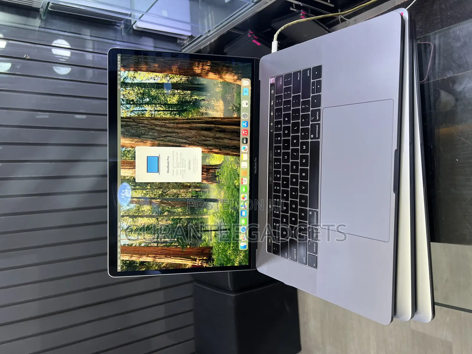Laptop Apple MacBook Pro 2018 16GB Intel Core i9 SSD 512GB