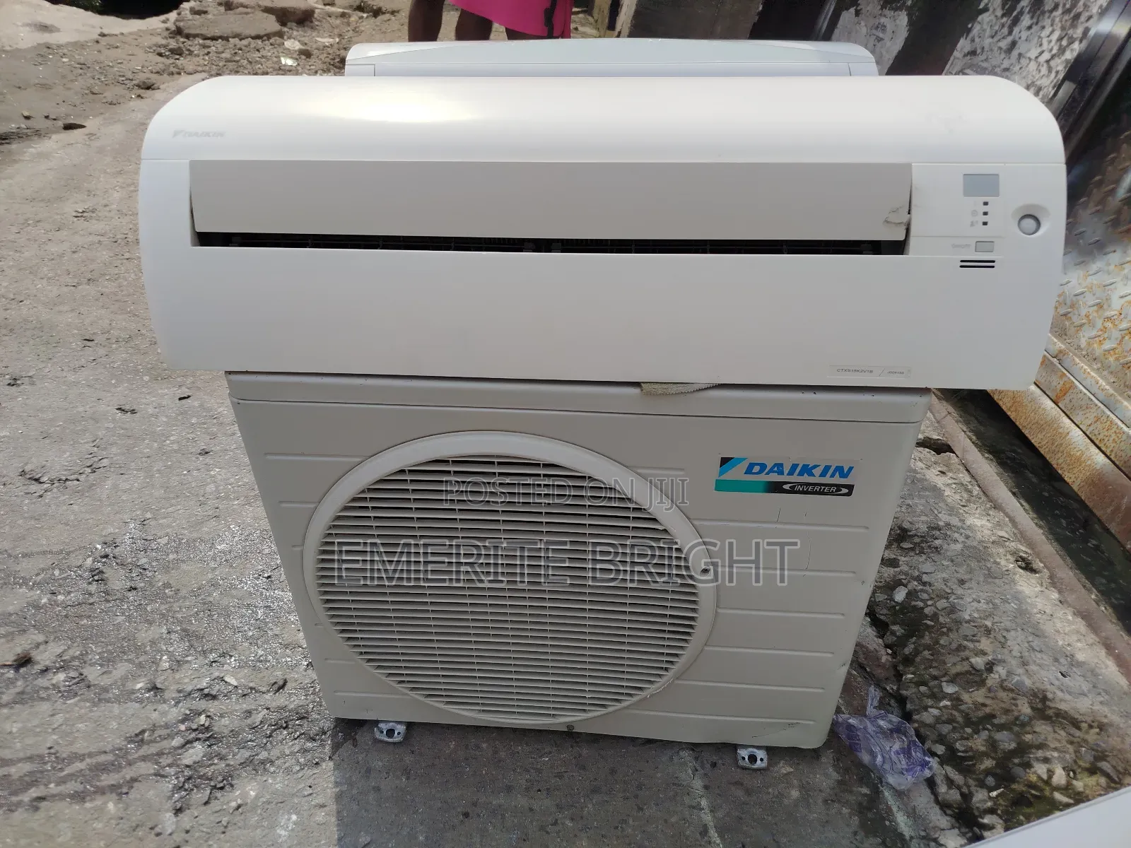 Daikin Inverter Ac 1.5 Hp