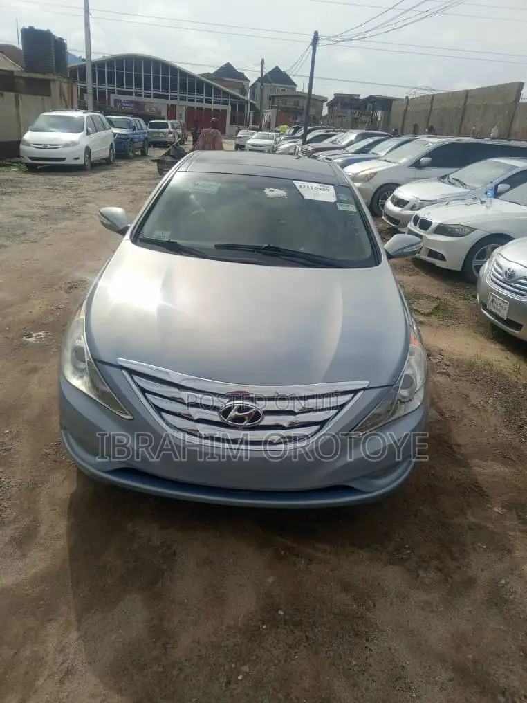 Hyundai Sonata Limited Sedan FWD (2.4L 4cyl 6A) 2012 Blue