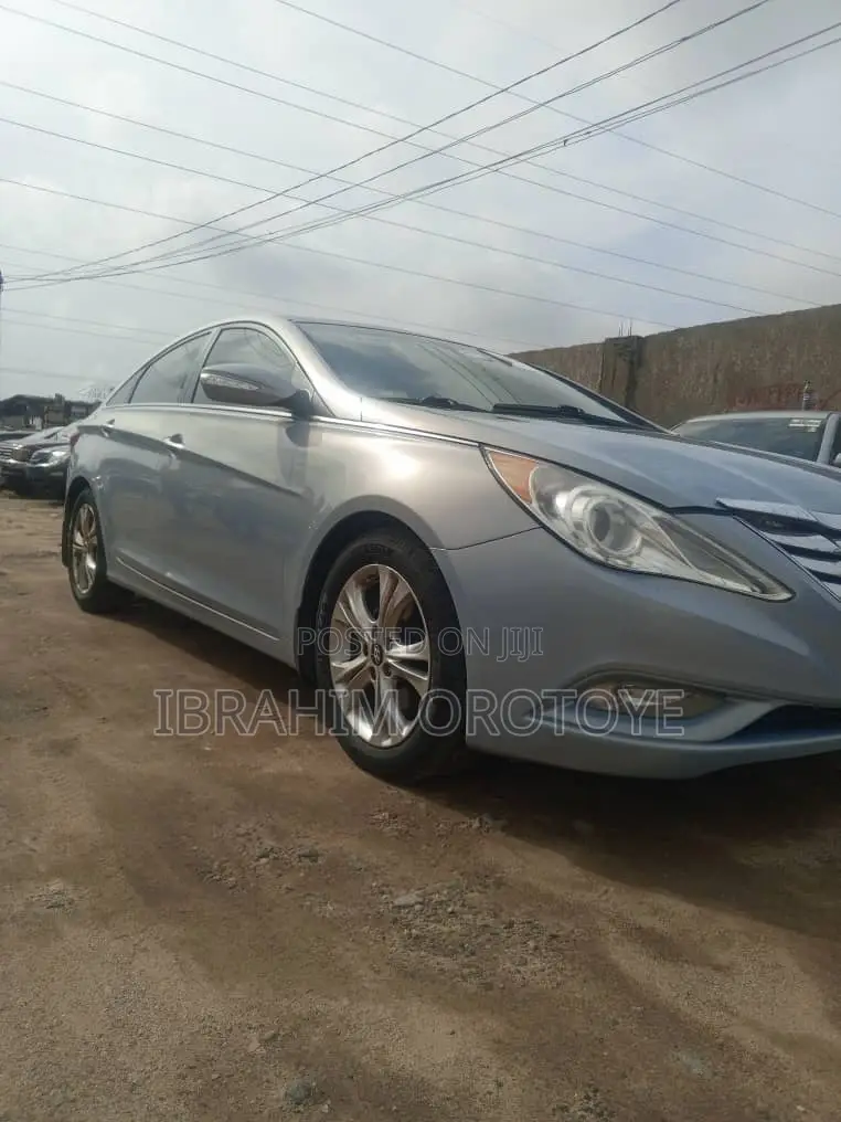 Hyundai Sonata Limited Sedan FWD (2.4L 4cyl 6A) 2012 Blue