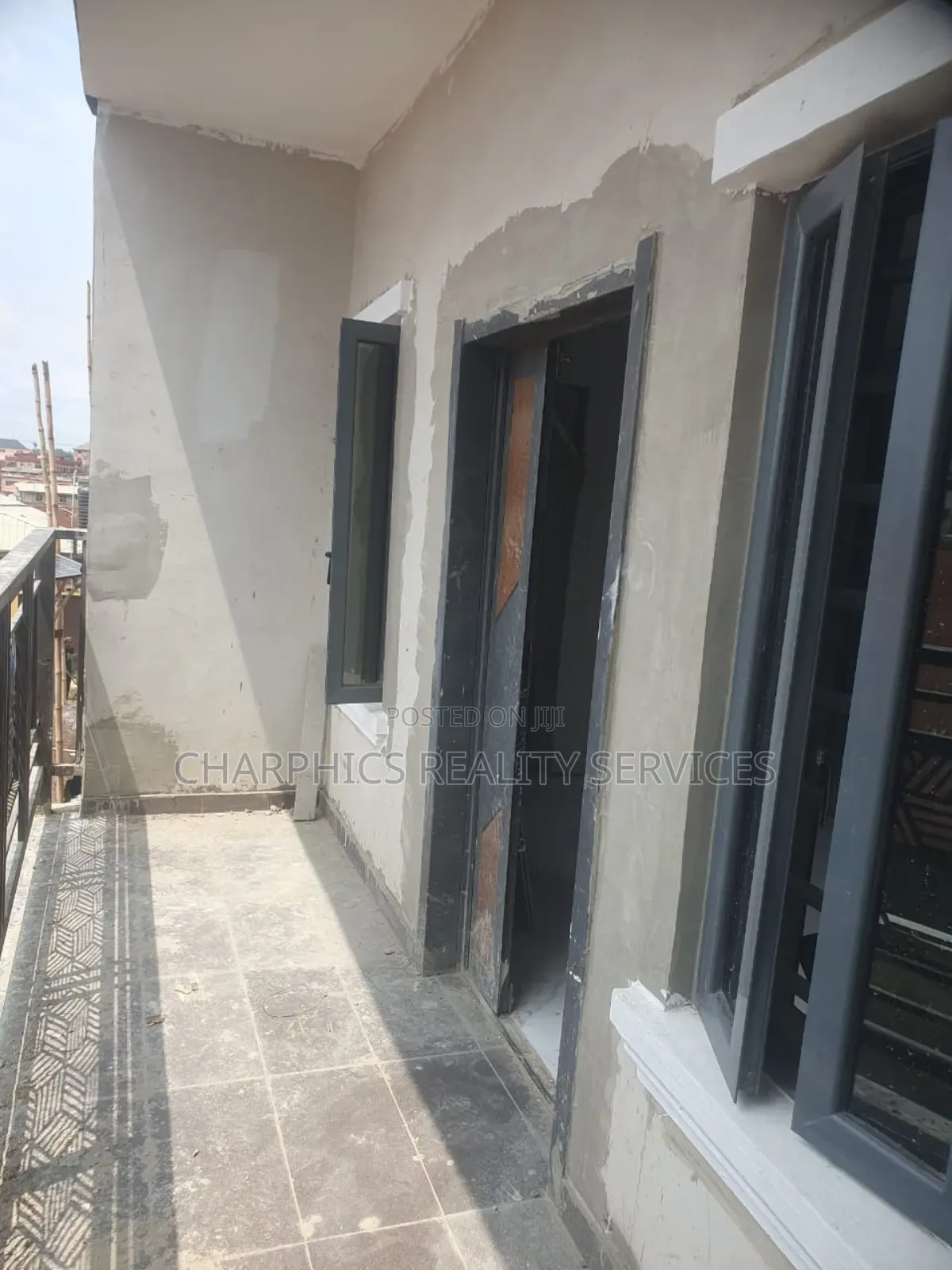 3bdrm Apartment in Yaba for sale