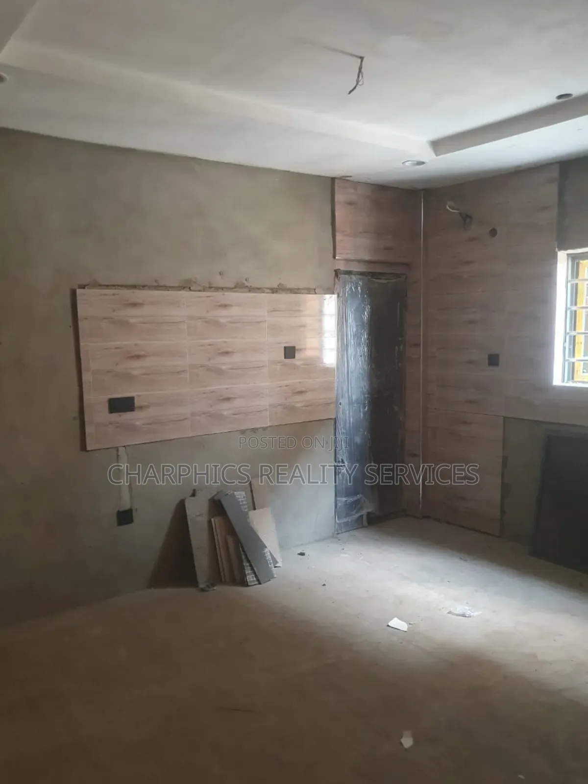 3bdrm Apartment in Yaba for sale