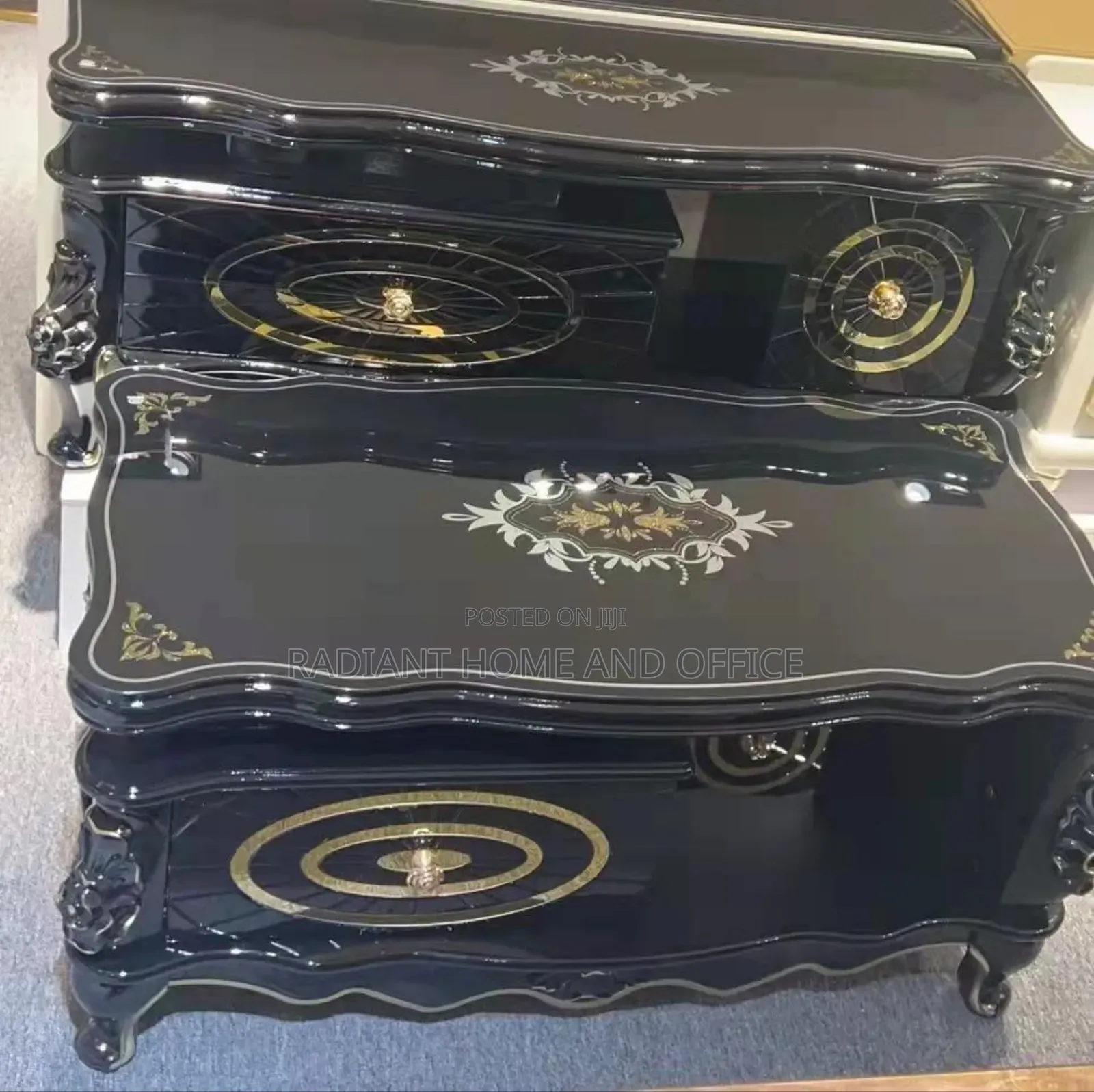 Royal Medium Table and Tv Stand Set