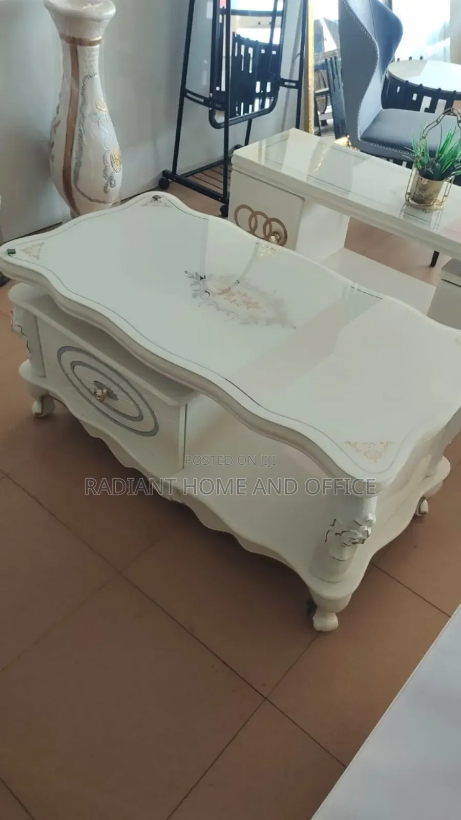 Royal Medium Table and Tv Stand Set