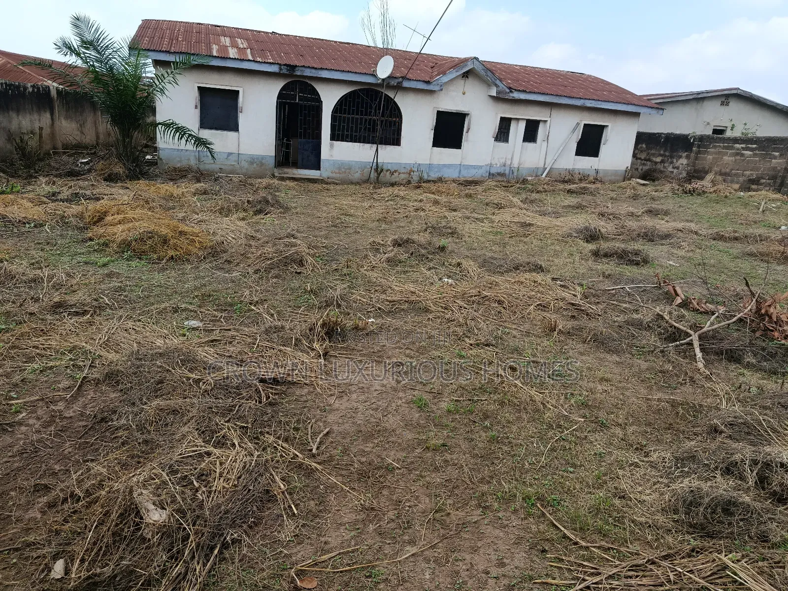 4bdrm Bungalow in Olororo, Ibadan for sale