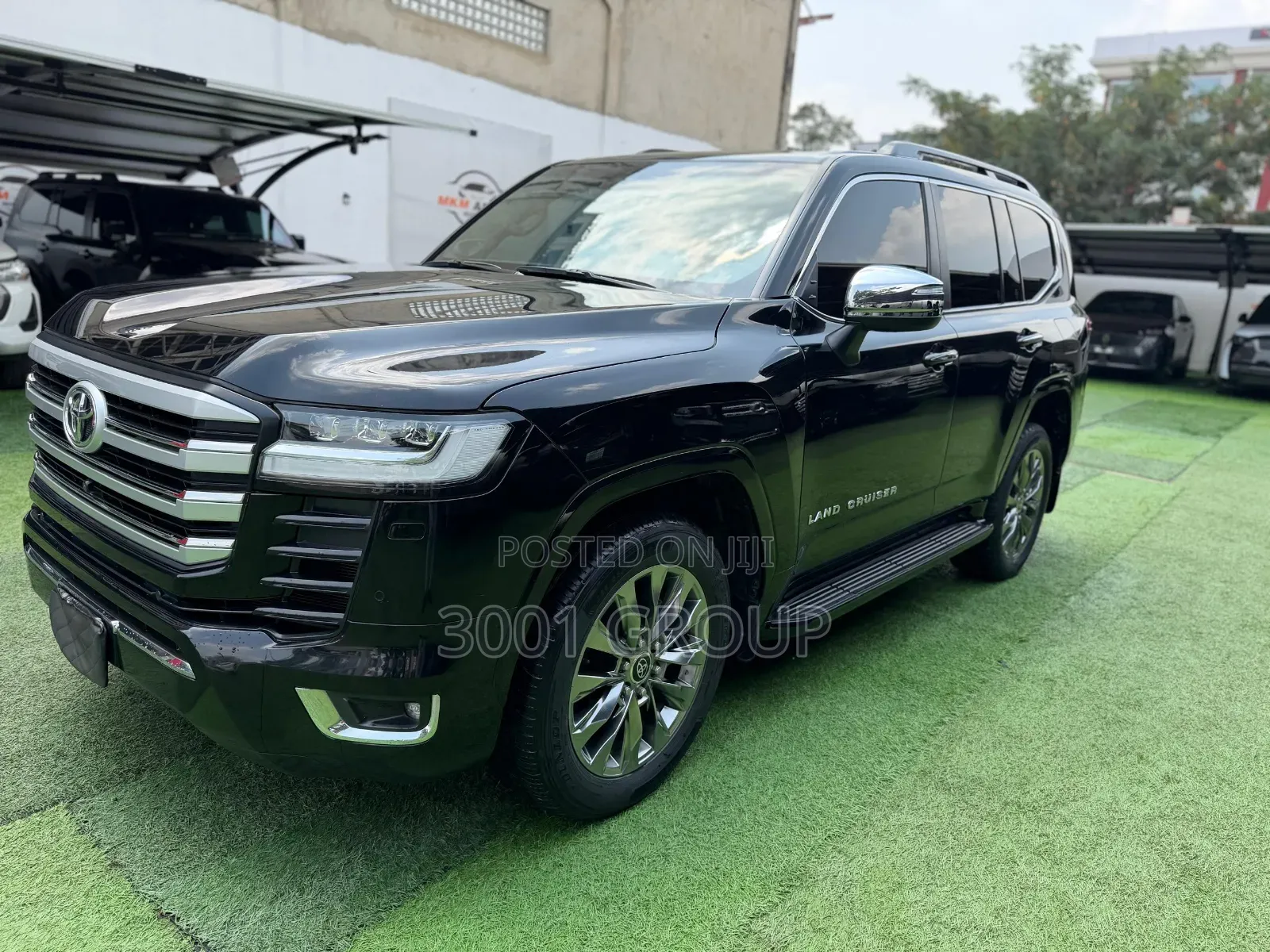 Toyota Land Cruiser LC300 2024 Black