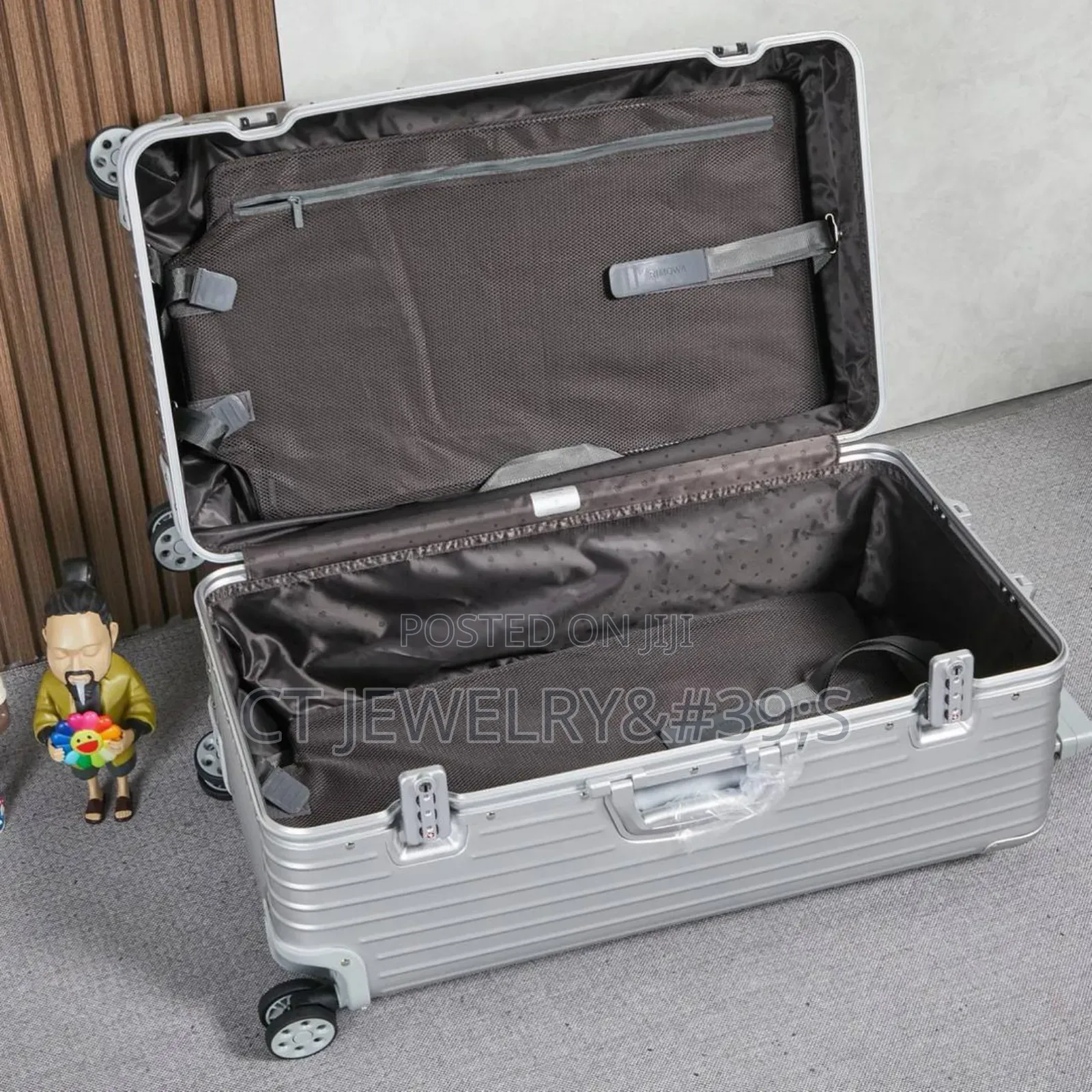 Aluminum Rimowa Classic Check-in Suitcases. High Quality Made