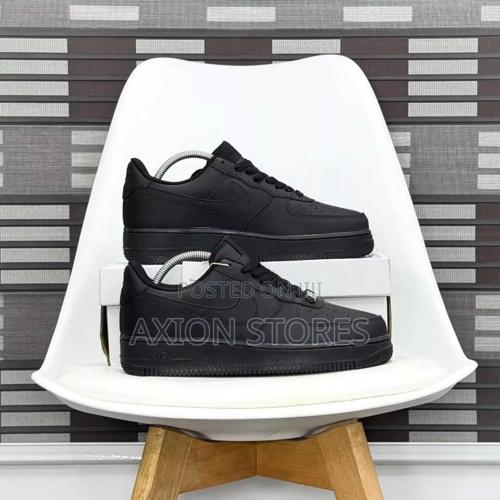 Original Black Nike Air Force One Sneaker