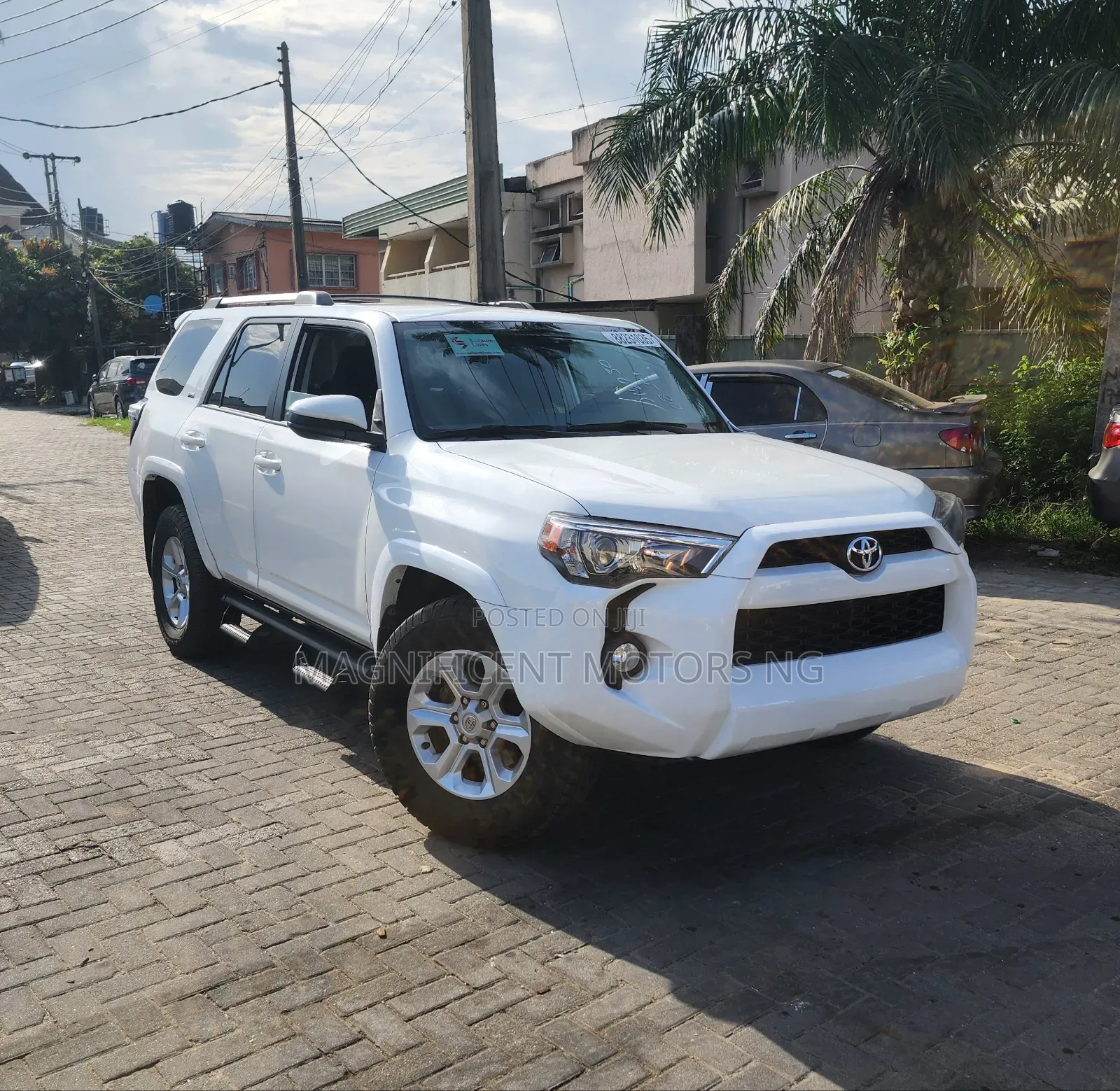 Toyota 4-Runner SR5 4x2 2019 White
