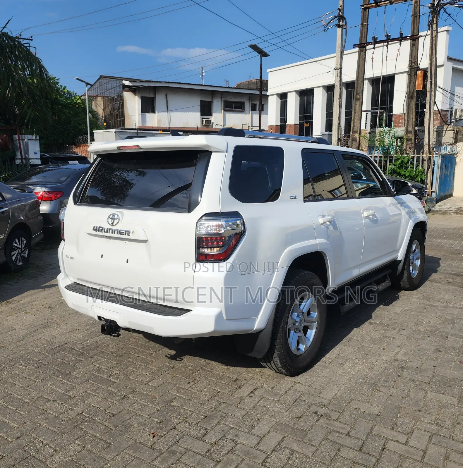 Toyota 4-Runner SR5 4x2 2019 White