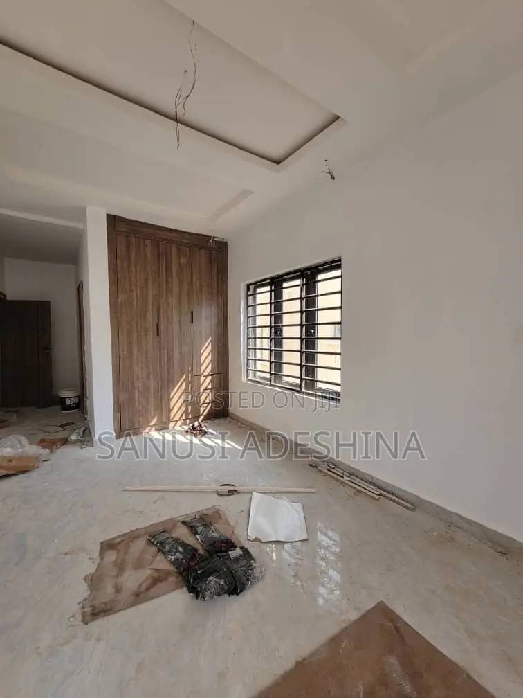 6bdrm Bungalow in Gwarimpa Estate Fct, Gwarinpa for sale
