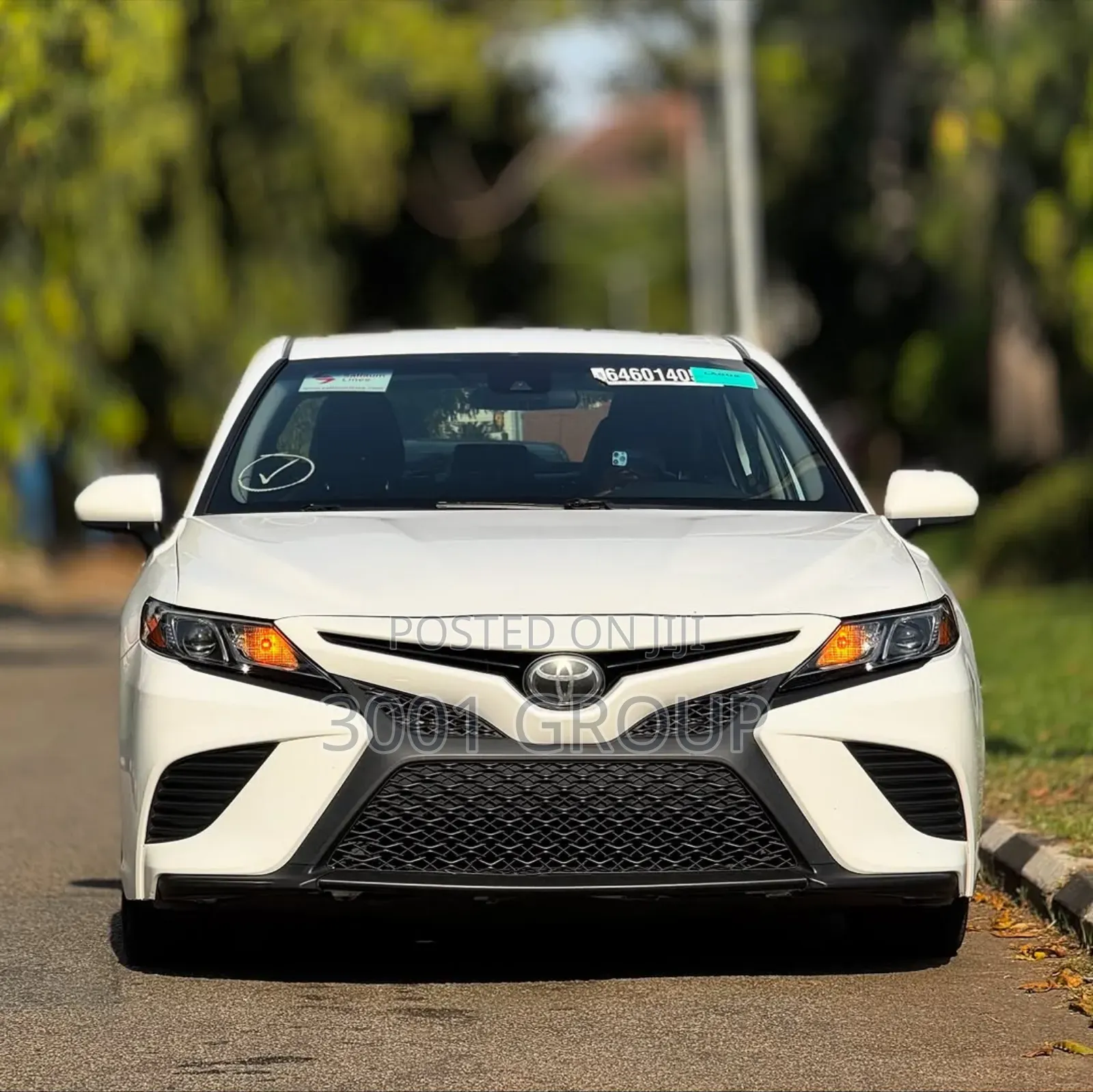 Toyota Camry SE FWD 2020 White