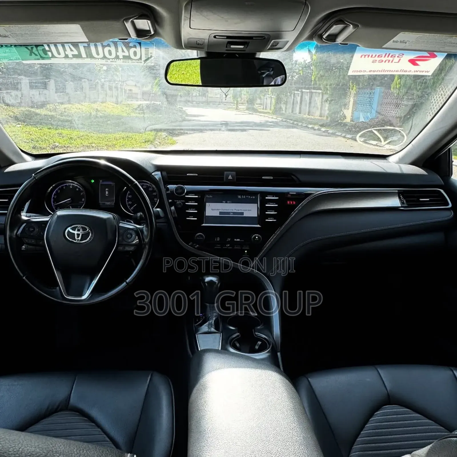 Toyota Camry SE FWD 2020 White
