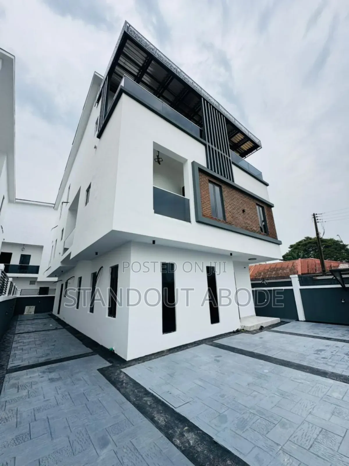 5bdrm Duplex in Inside An Estate, Ikeja GRA for sale