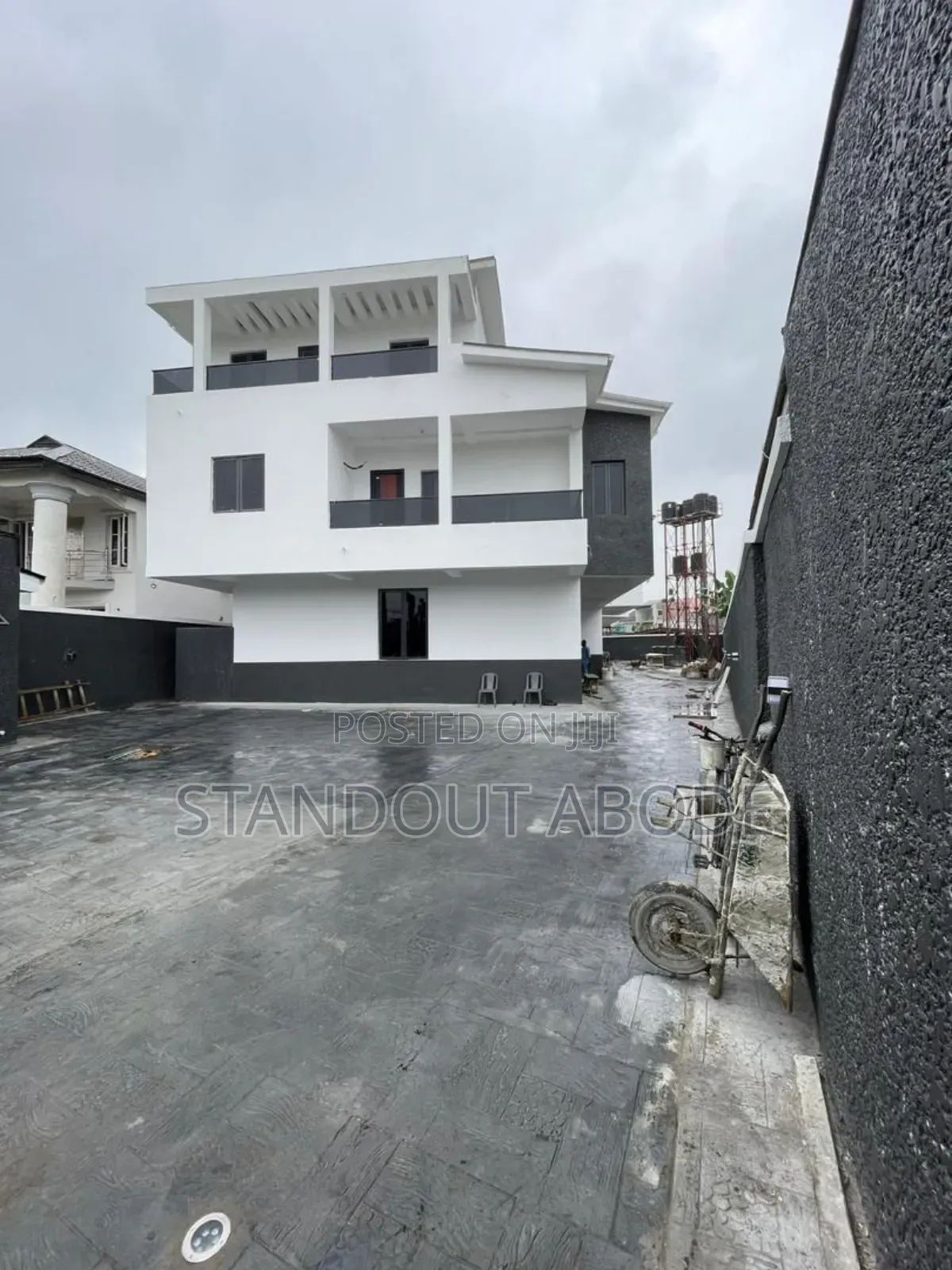 4bdrm Duplex in Inside An Estate, Surulere for sale