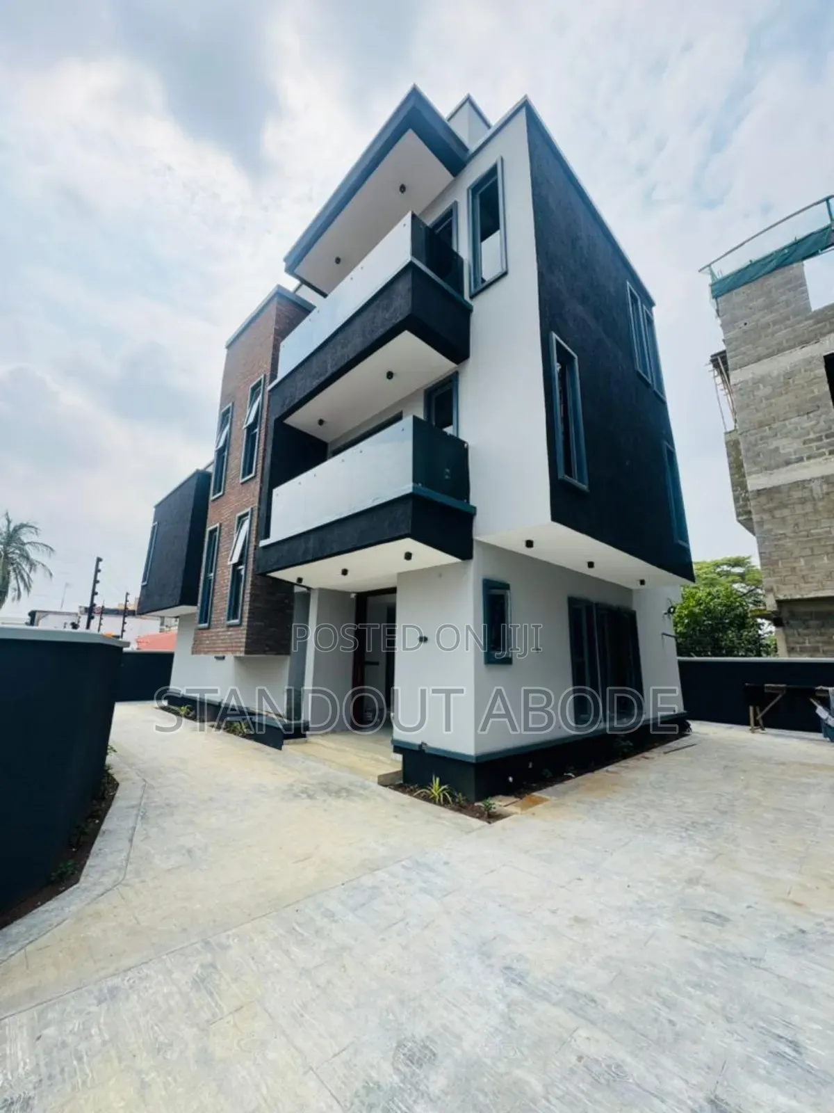 5bdrm Duplex in Inside An Estate, Ikeja GRA for sale