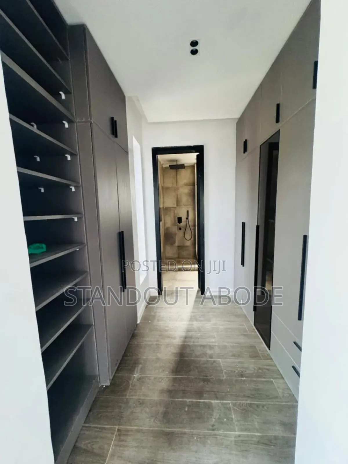 5bdrm Duplex in Inside An Estate, Ikeja GRA for sale