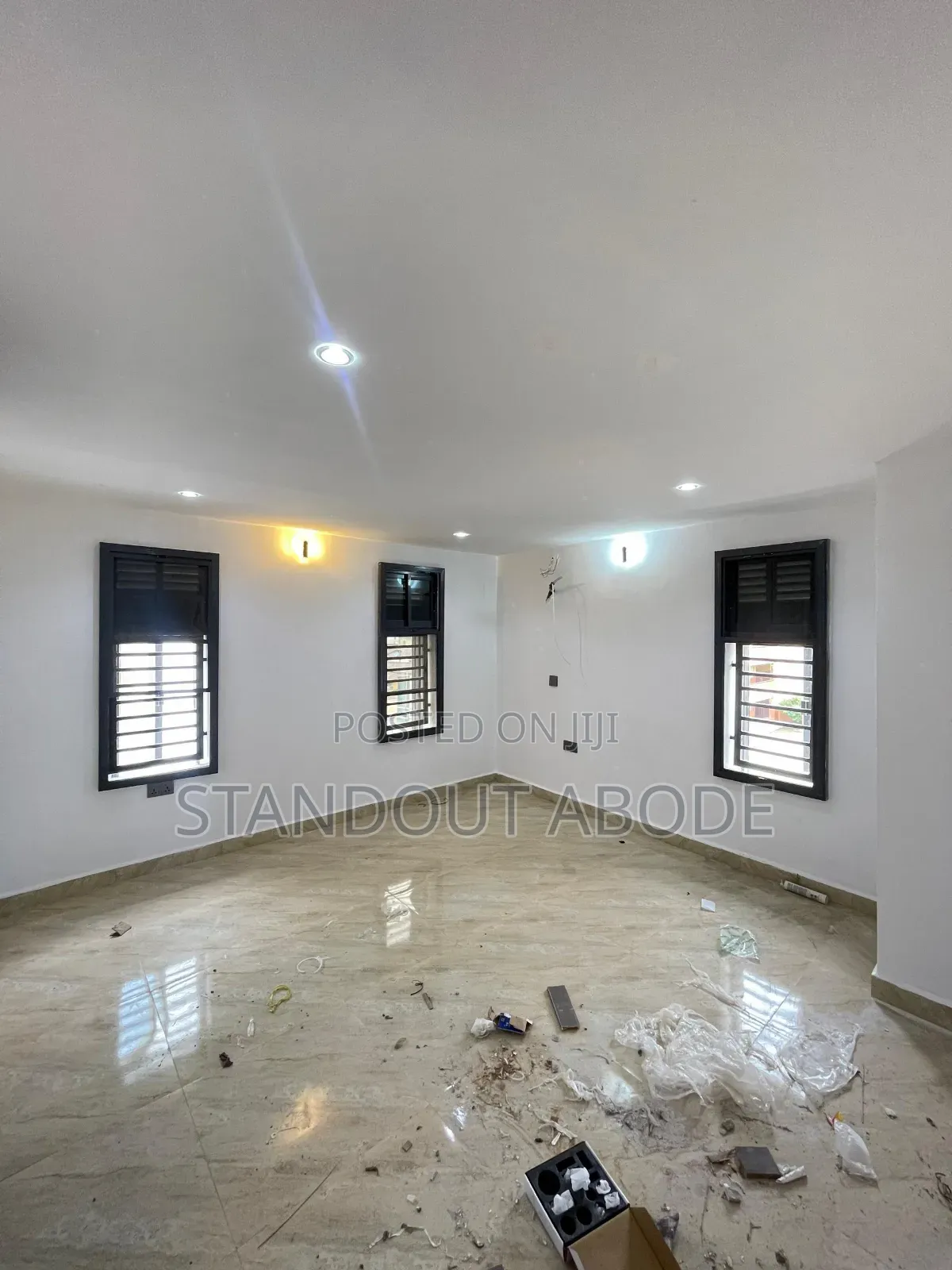 4bdrm Duplex in In An Estate, Surulere for sale