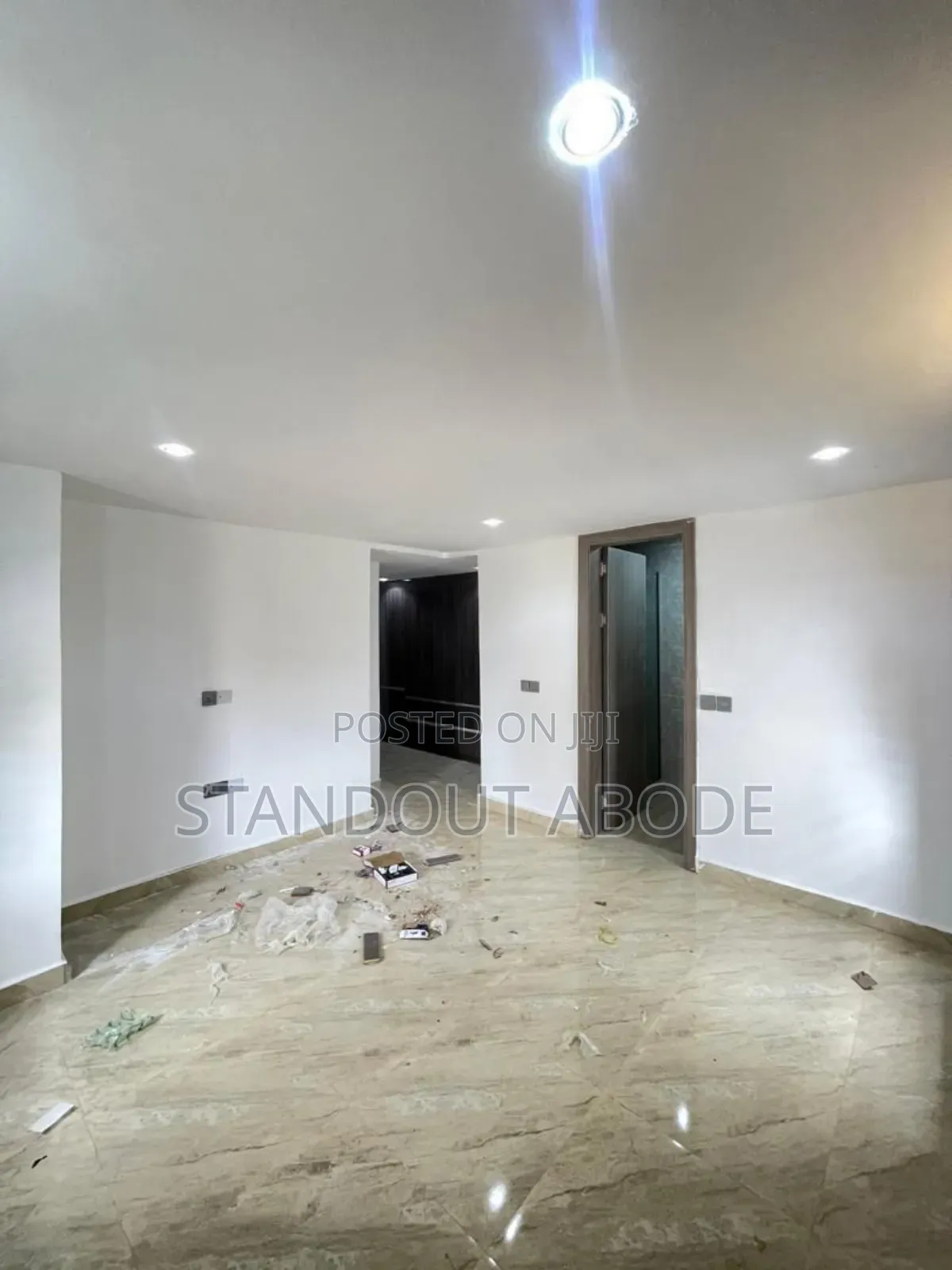 4bdrm Duplex in In An Estate, Surulere for sale