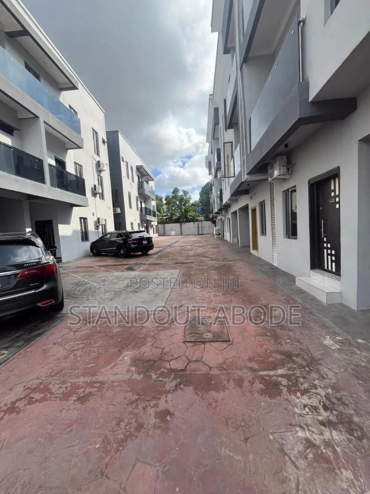 4bdrm Duplex in Inside An Estate, Maryland for sale