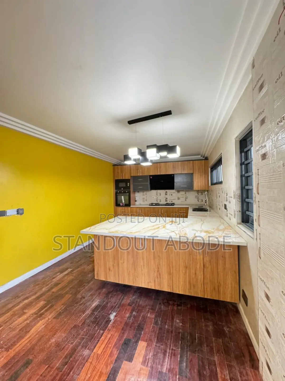 5bdrm Duplex in Inside An Estate, Anthony Village for sale