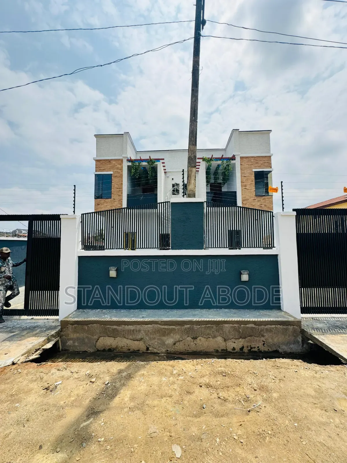 4bdrm Duplex in Inside An Estate, Ogba for sale
