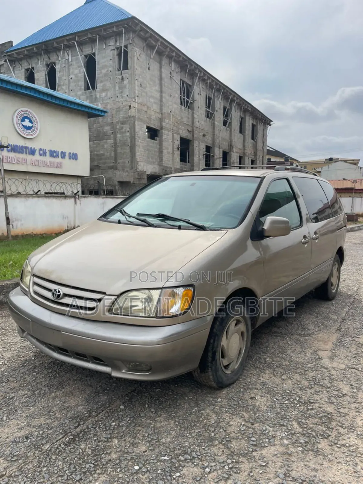 Toyota Sienna 2001 Gold