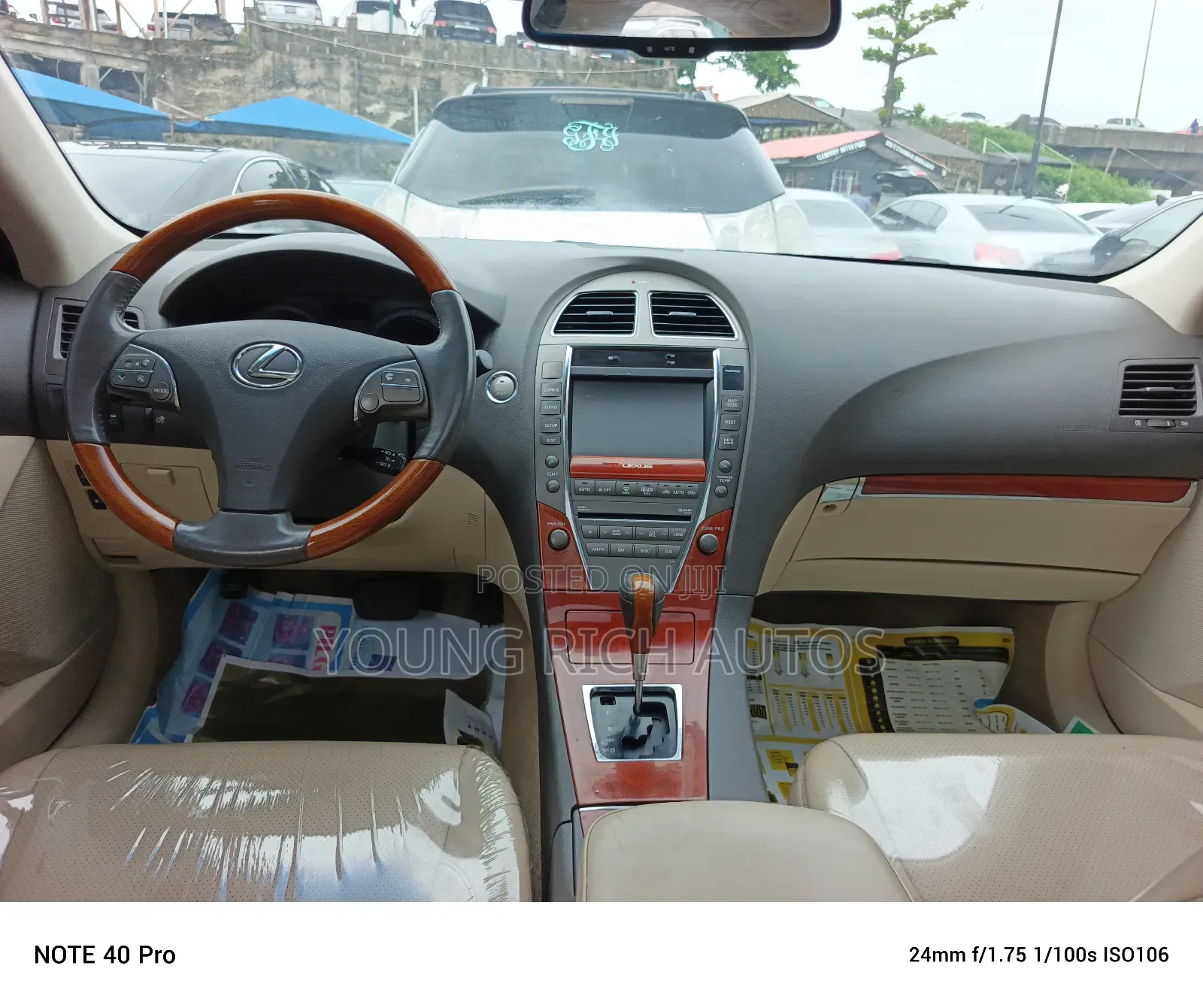 Lexus ES 350 2010 Gold