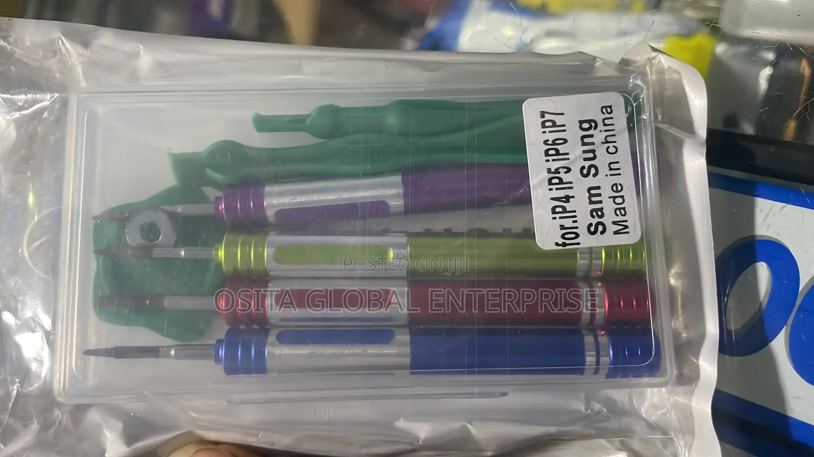 Precision Screwdriver for iPhones