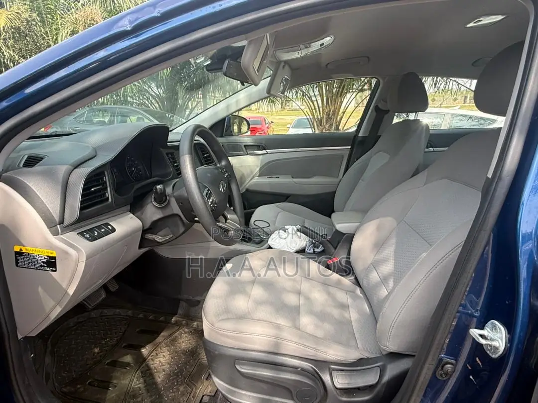 Hyundai Elantra 2019 Blue
