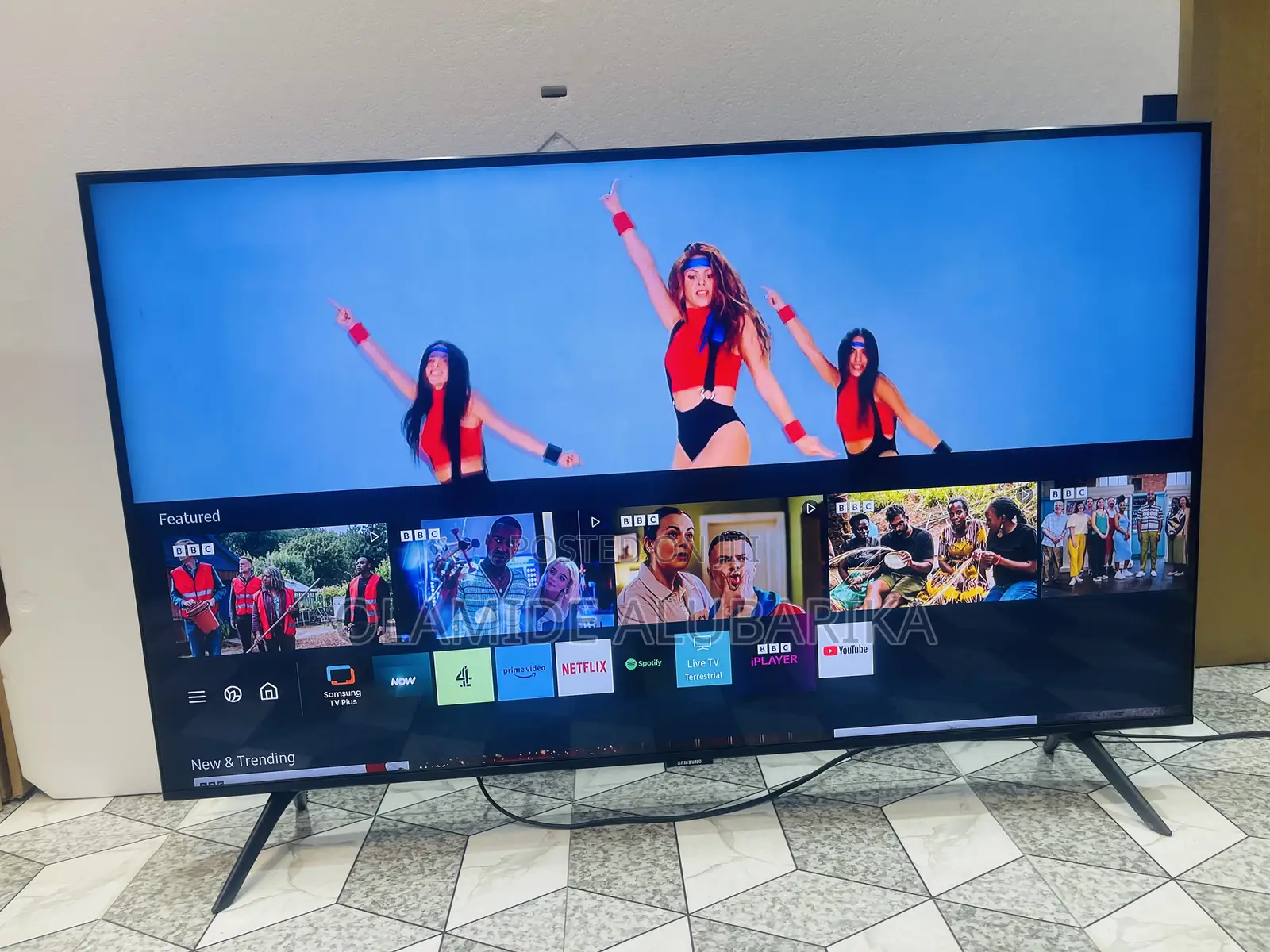 Samsung Crystal Uhd 43” Frameless Smart Processor Hdr10+ Smart Apps