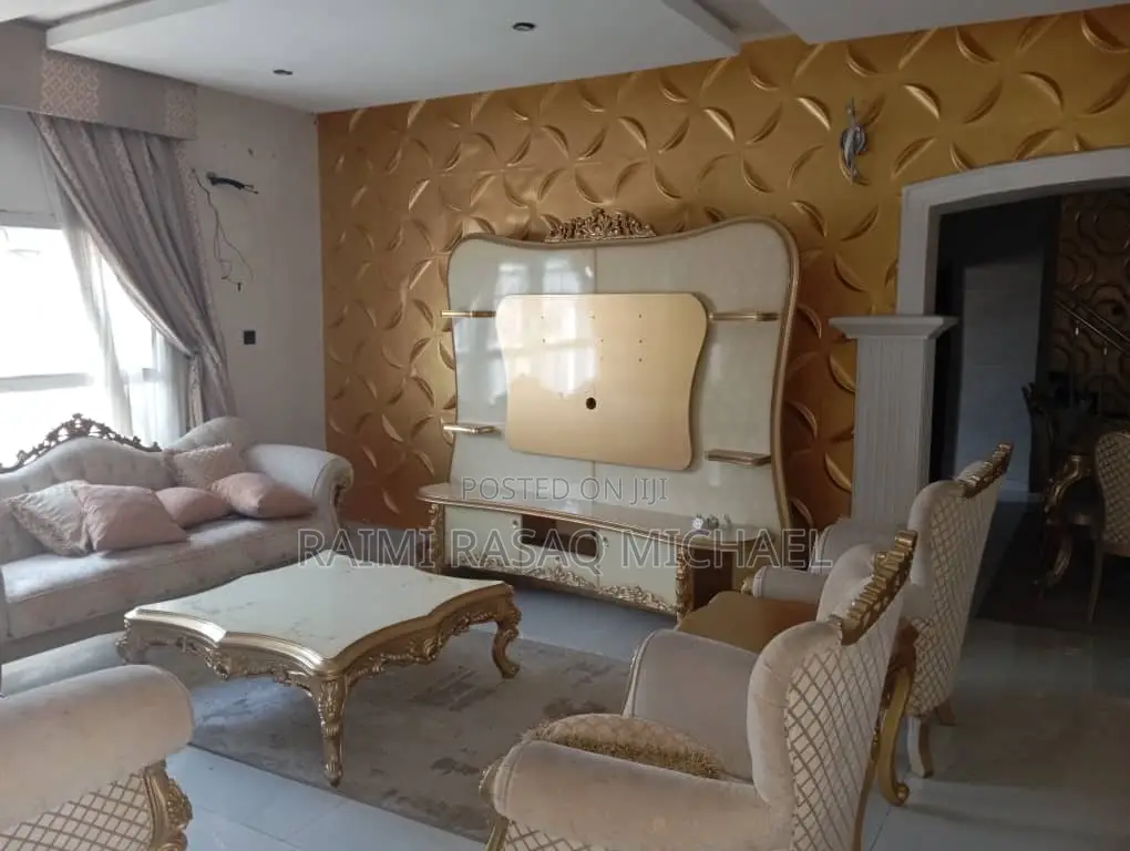 Furnished 4bdrm Duplex in New Road, Awoyaya for sale