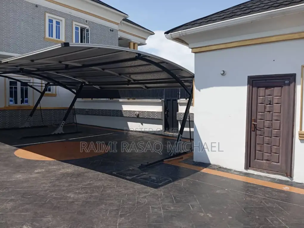 Furnished 4bdrm Duplex in New Road, Awoyaya for sale
