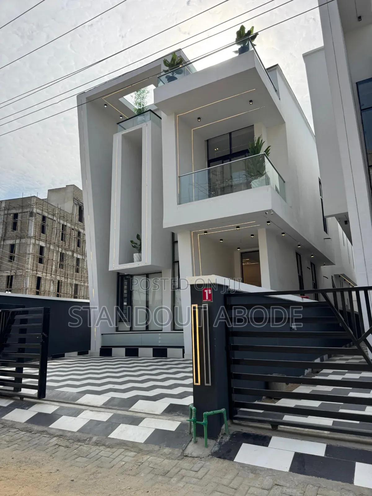 5bdrm Duplex in Lekki, Chevron for sale