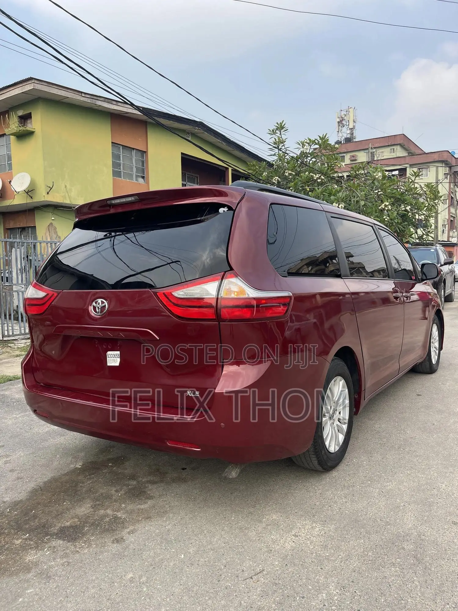 Toyota Sienna XLE 8 Passenger (3.5L 6cyl 6A) 2016 Red