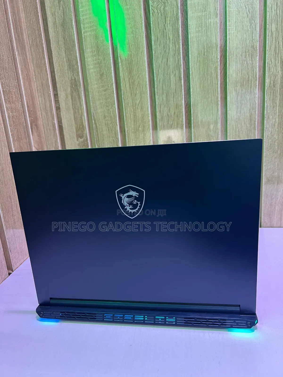 Laptop MSI Stealth 14 Studio A13VF 16GB Intel Core I7 SSD 1T