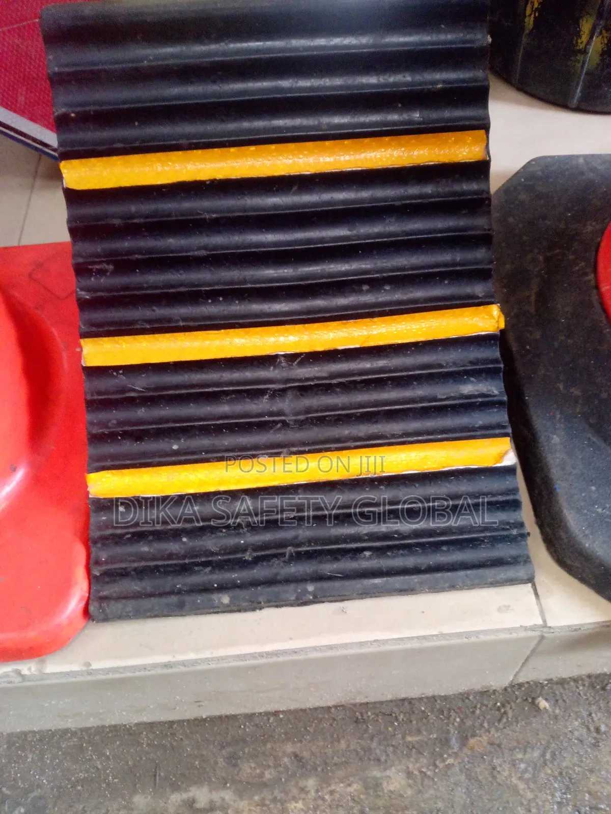 Rubber Truck Wheel Chock Available In Stock
