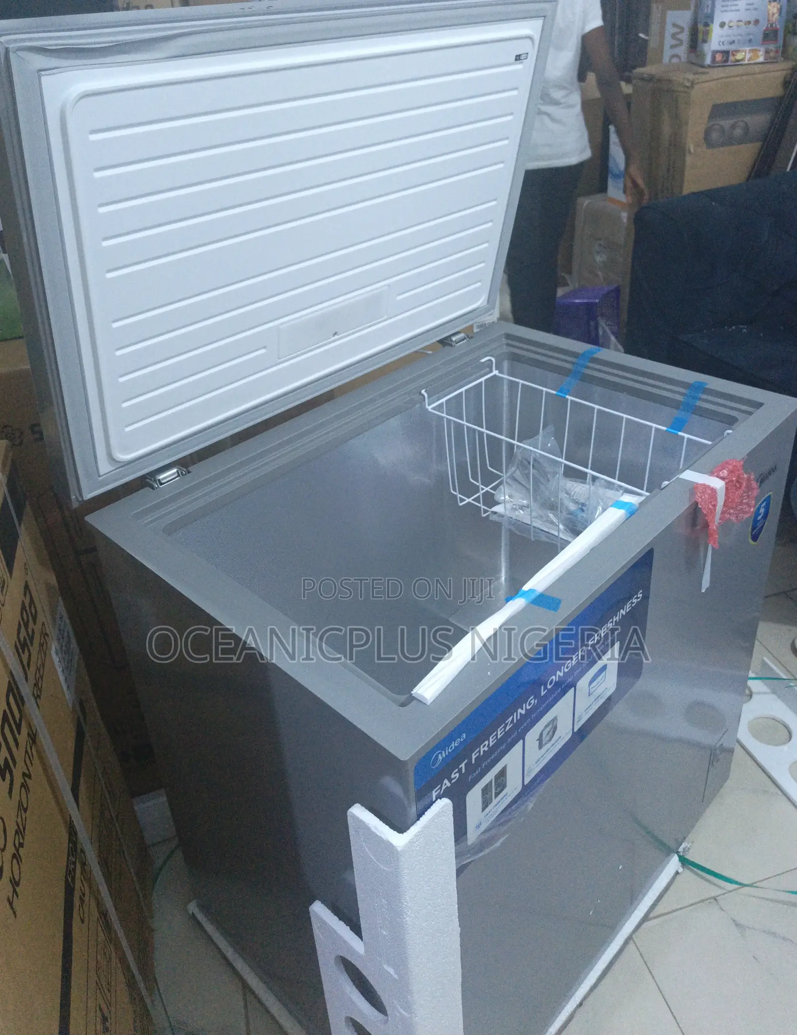 Midea 200l Chest Freezer (Mdrc277fzg43ngg) With Deep Freezing Space