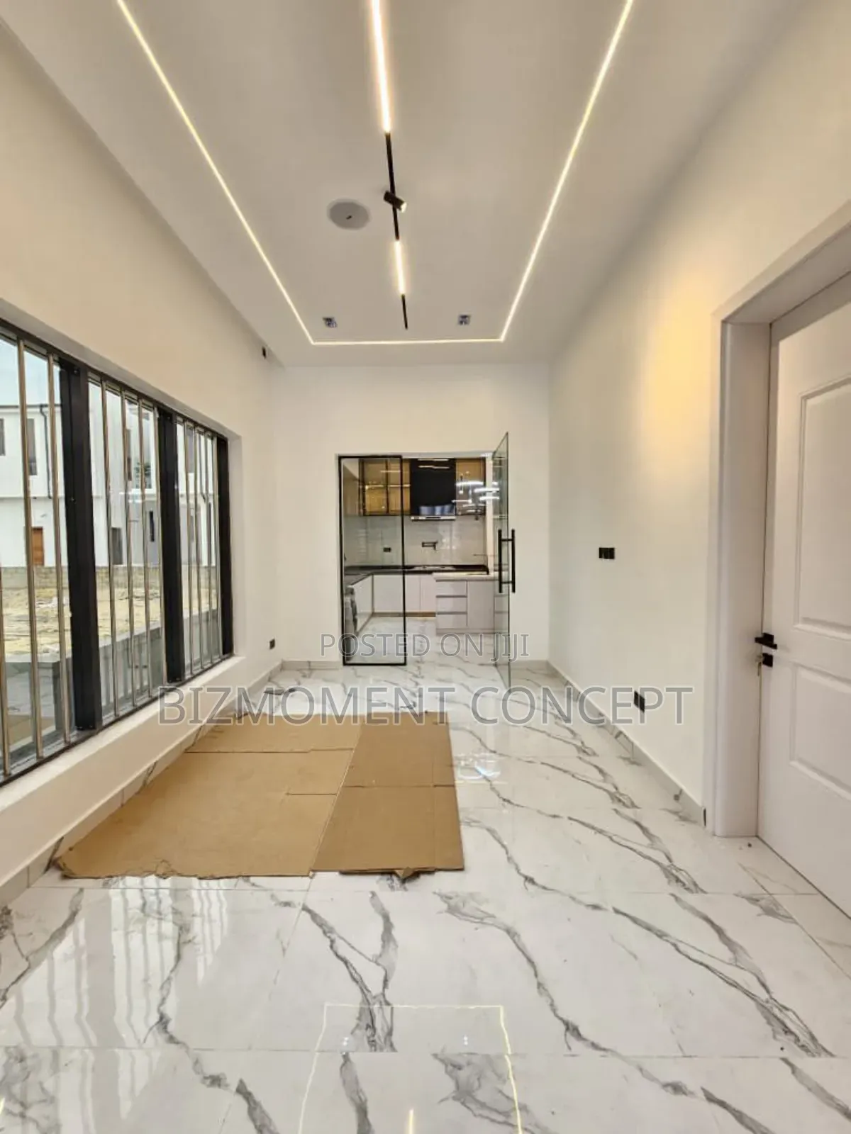 Furnished 5bdrm Duplex in Orchid Road, Chevron for sale