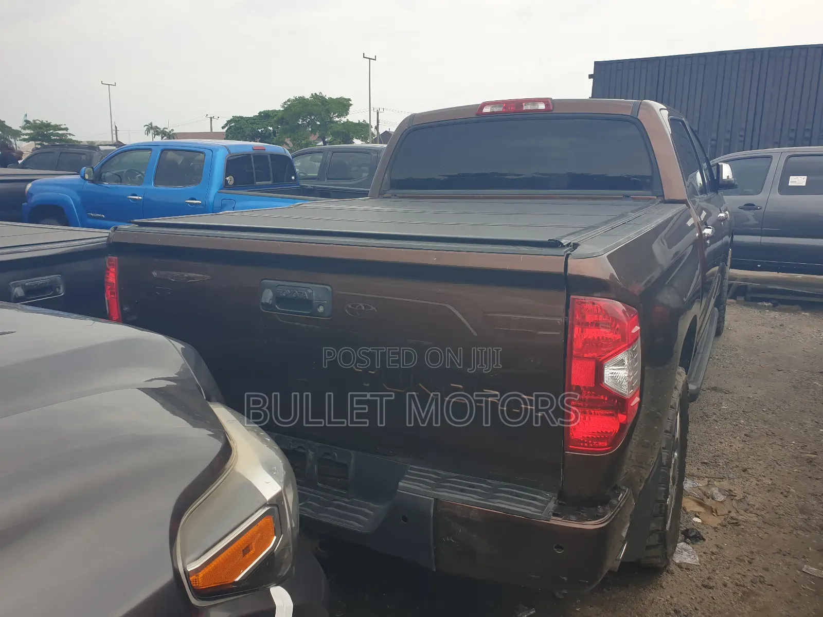 Toyota Tundra 1794 5.7L V8 w/FFV 4x2 CrewMax 5.6 ft. box 145.7 in. WB