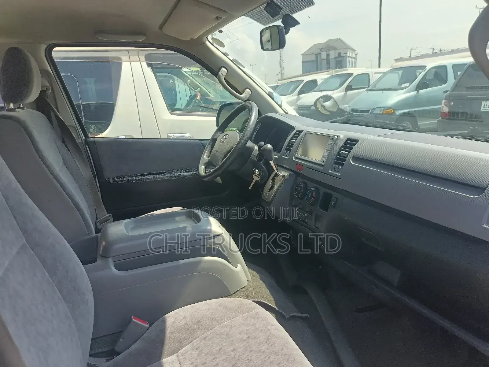 Toyota HiAce 2011 Silver