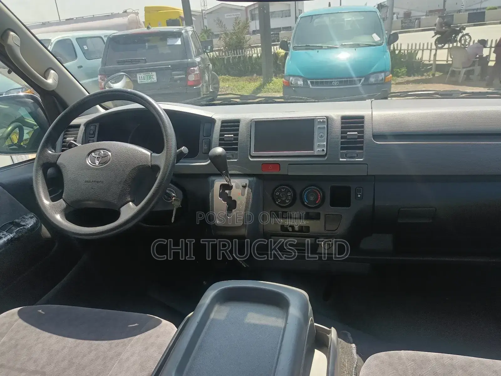 Toyota HiAce 2011 Silver