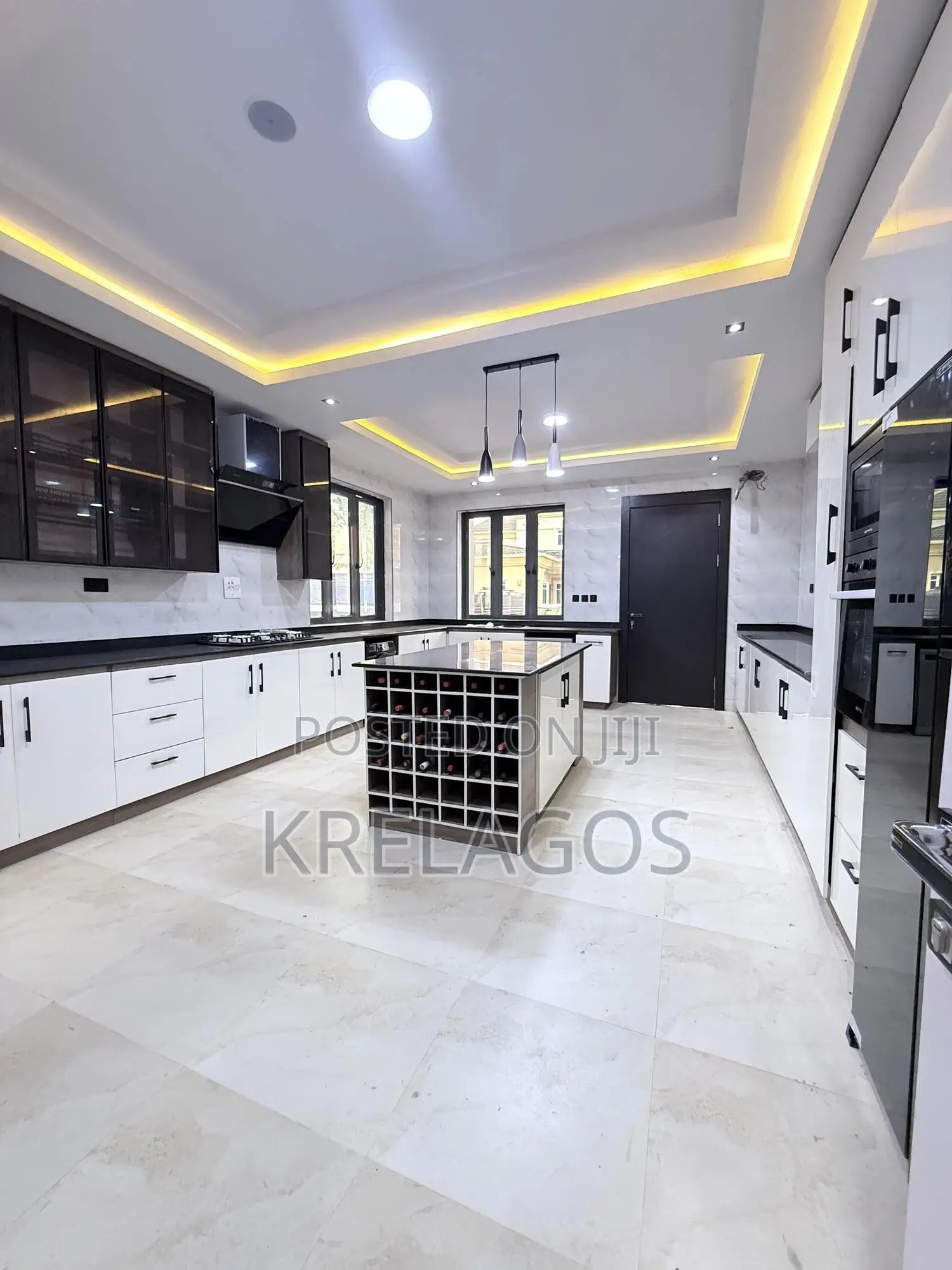 6bdrm Duplex in Royal Gardens, Off Lekki-Epe Expressway for sale