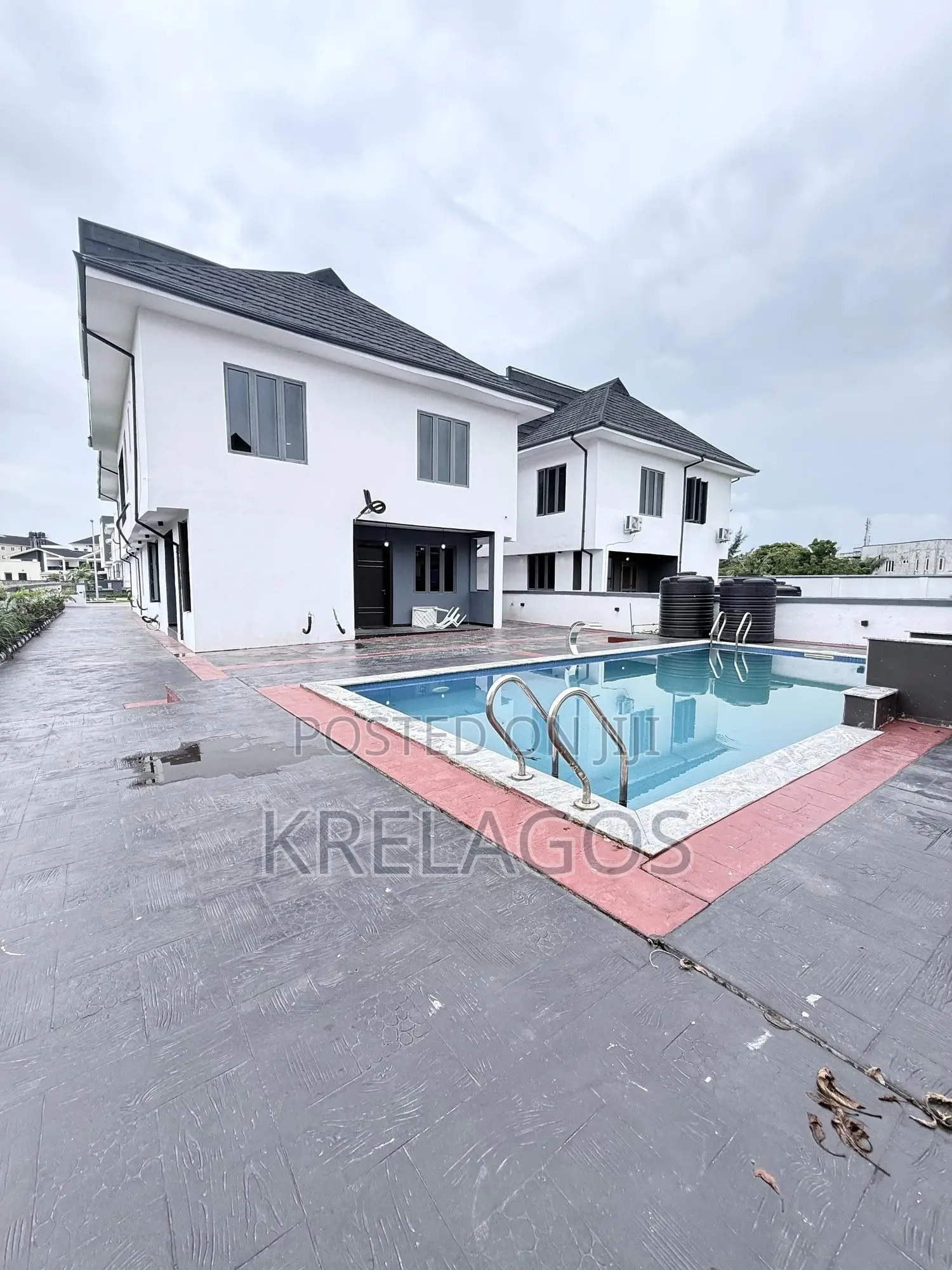 6bdrm Duplex in Royal Gardens, Off Lekki-Epe Expressway for sale