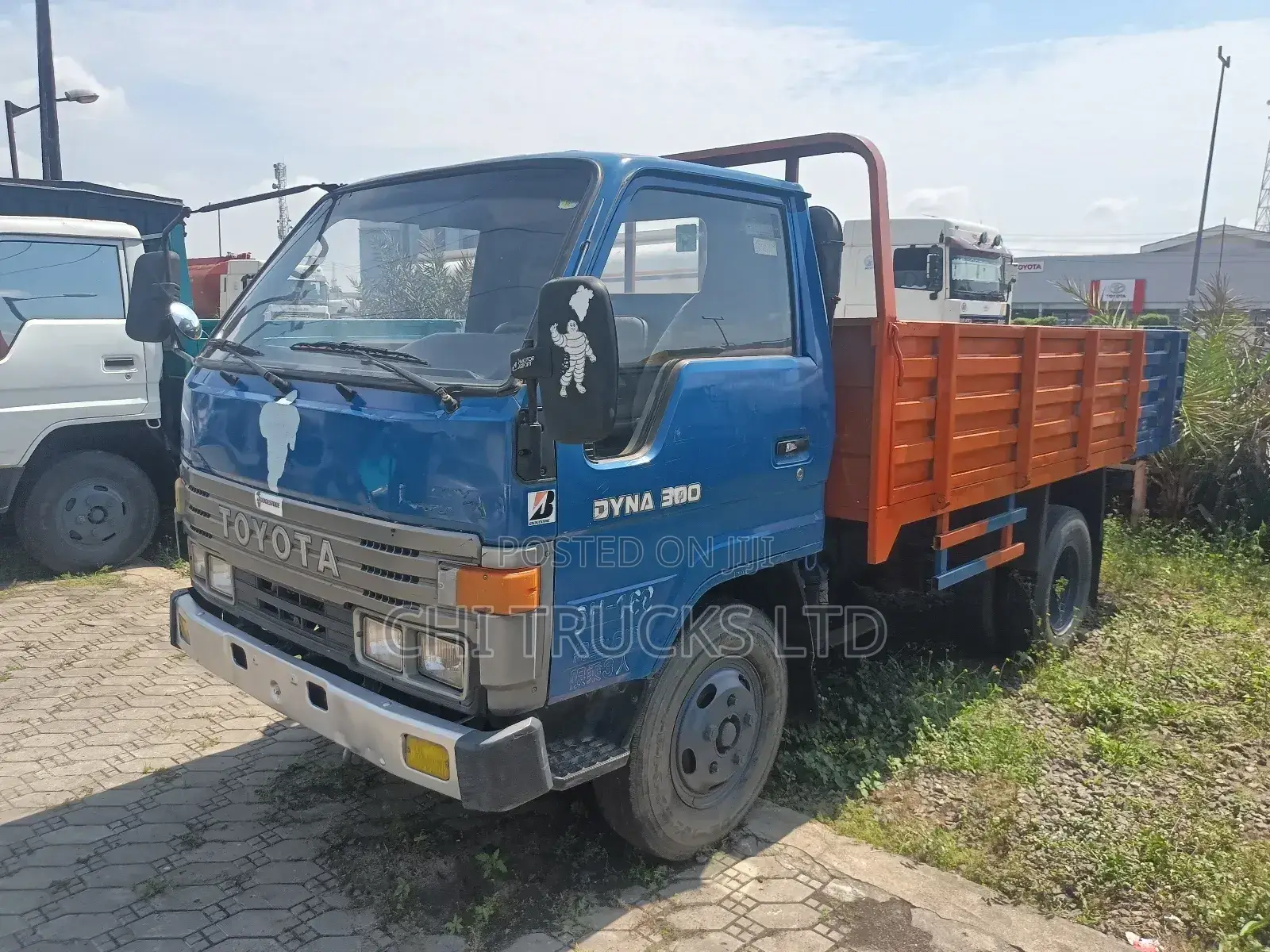 Direct Japan Toyota Dyna 300 (Blue)