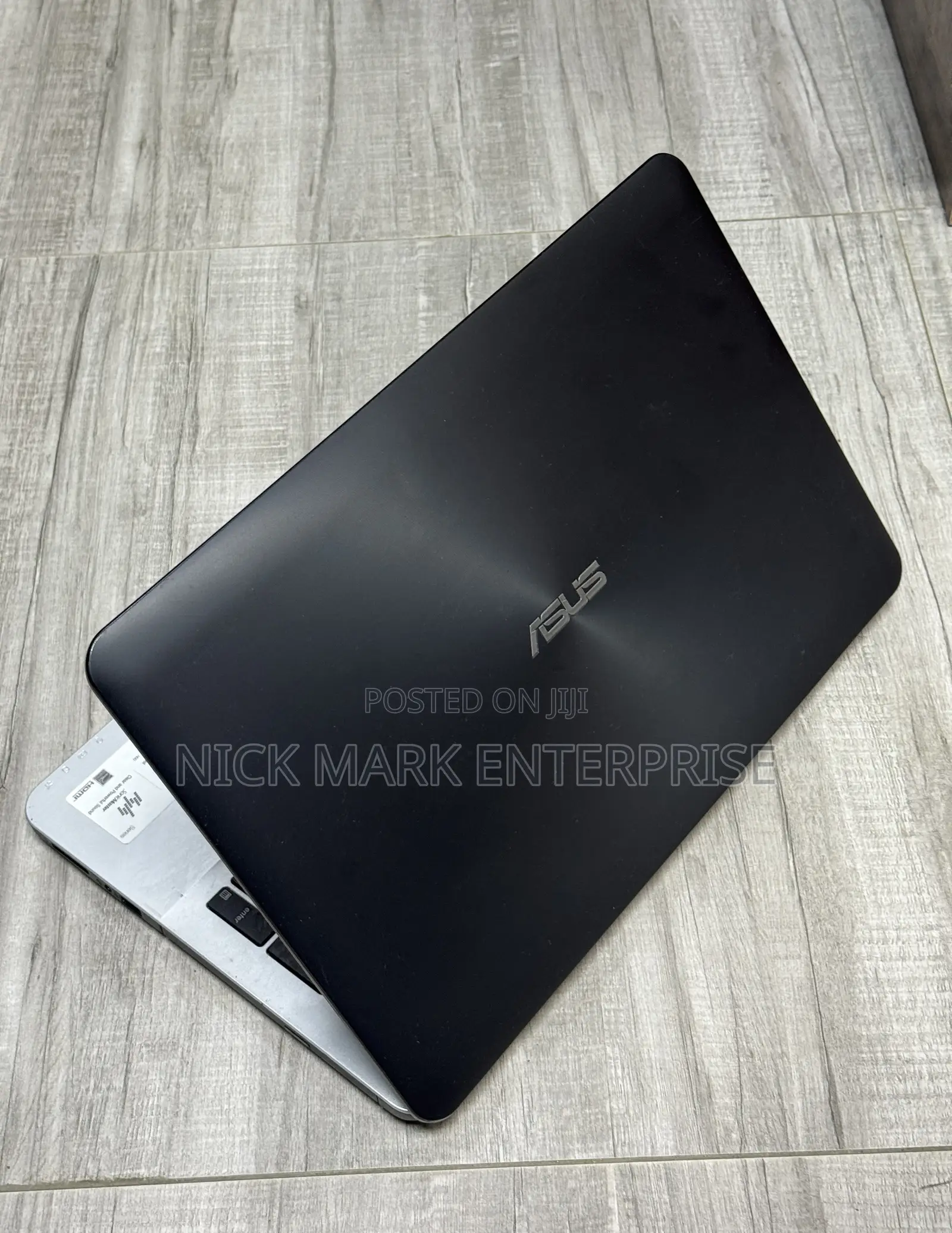Laptop Asus X550LA 8GB Intel Core i5 HDD 1T