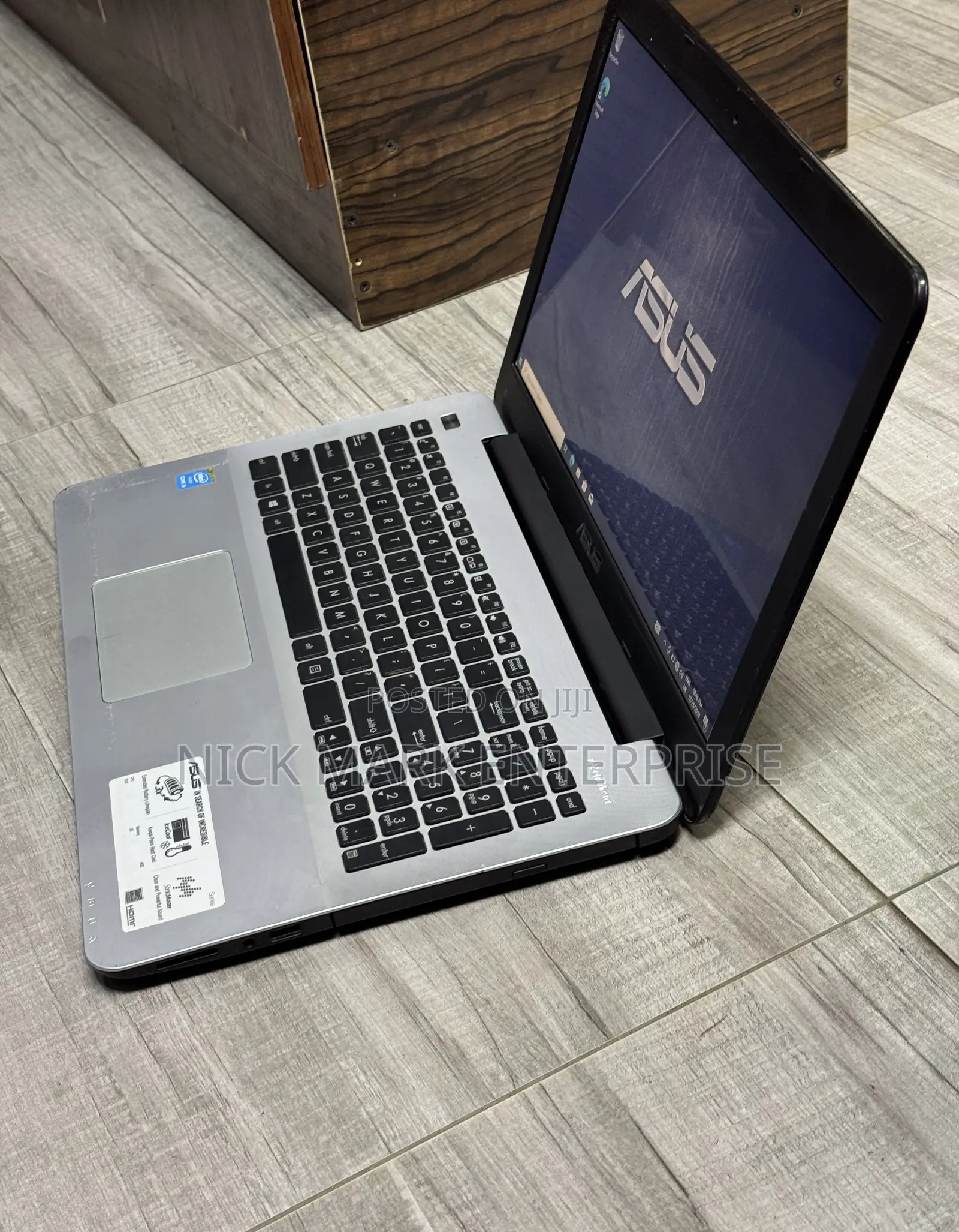 Laptop Asus X550LA 8GB Intel Core i5 HDD 1T